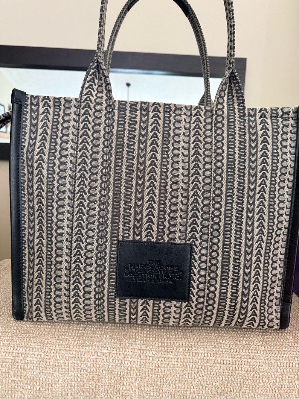 Marc Jacobs Black and White Logo Jacquard Tote - Picture 2 of 10